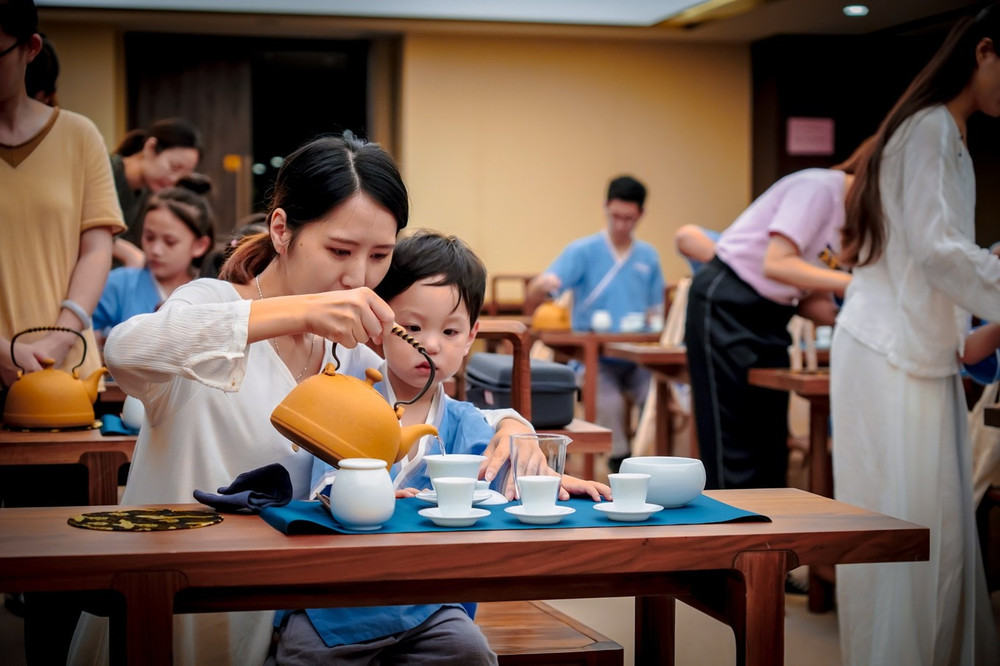 Plant a Seed in Children’s Hearts: Two Days and One Night Children’s Tea Ceremony Tour