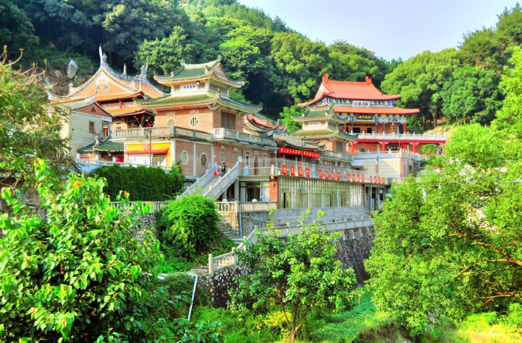 Xuefeng Temple: A Historical and Scenic Gem in Quanzhou, Fujian